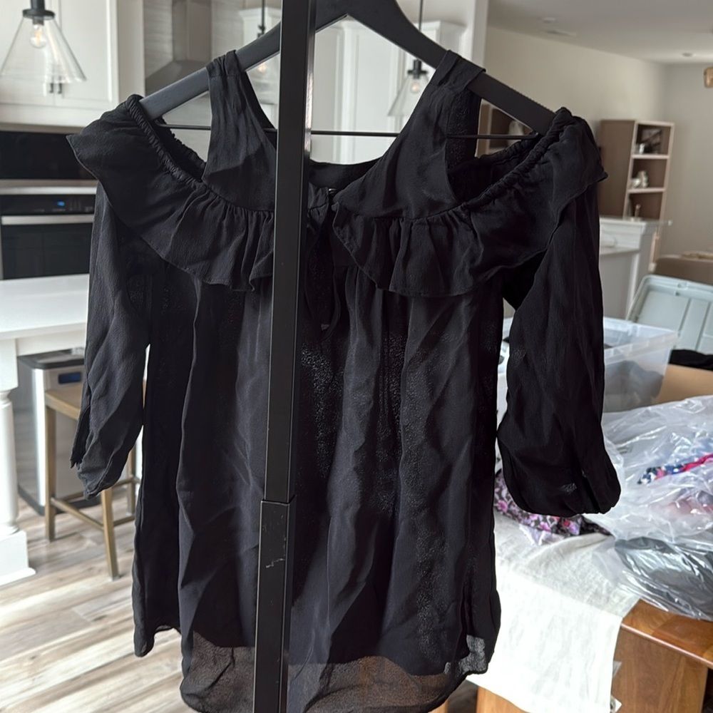 Maeve by Anthropologie black off the shoulder flowy top size 2 - Picture 3 of 5